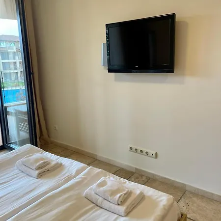 Lux By Kaliakria Apartamento