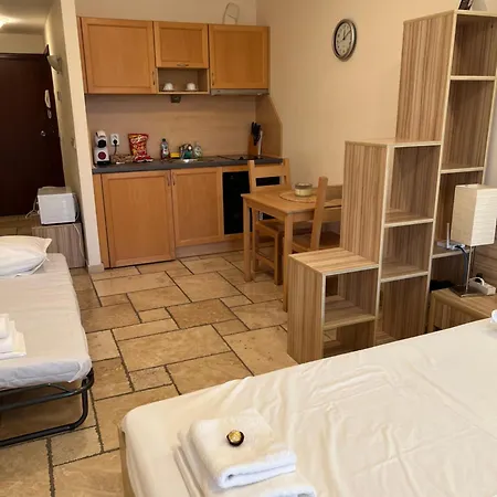 Lux By Kaliakria Apartamento