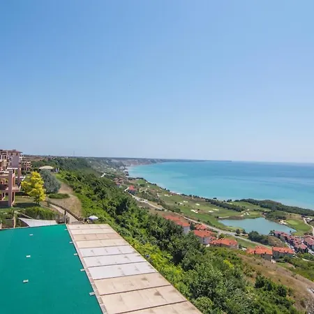 Lux By Kaliakria Topola