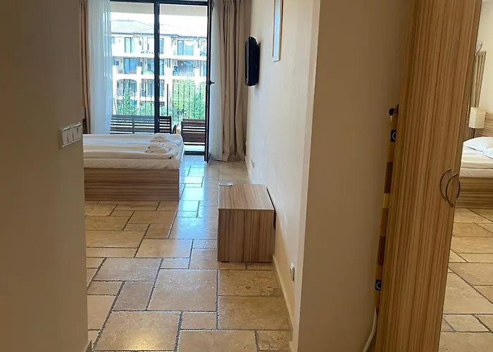 Lux By Kaliakria Topola